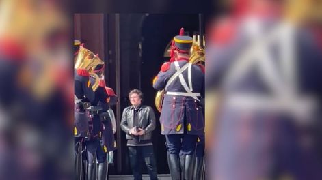 Los Andes | Granaderos recibió a Javier Milei y le cantaron el “feliz cumpleaños”: los saludos de los políticos