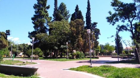 Plaza Matons, en la sexta sección de la Ciudad de Mendoza.