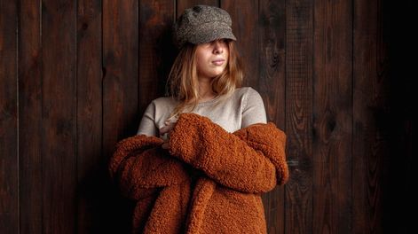 Teddy coat: la tendencia de abrigarse con peluche.