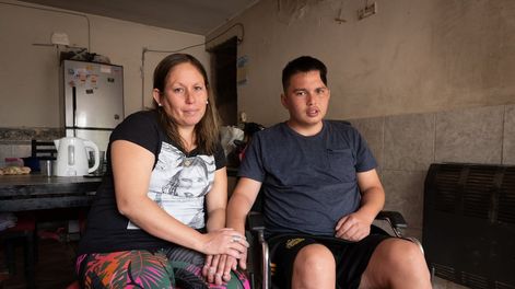 Los Andes | La dura vida de Benja: salvó a una joven de ser atropellada por un micro, fue embestido él y quedó con una discapacidad. Foto: Ignacio Blanco / Los Andes