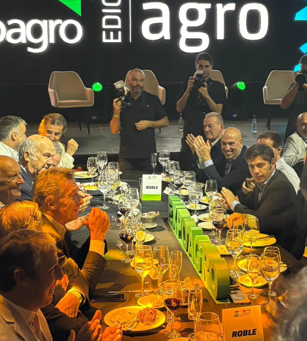Macri y Kicillof compartieron mesa en la Expoagro. 