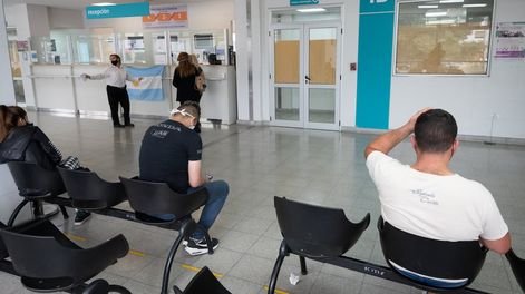 Los Andes | Navidad, Guardia del Hospital Central de Mendoza. Nochebuena y Navidad tranquila sin hospitalizados por accidentes graves. Foto Ignacio Blanco / Los Andes