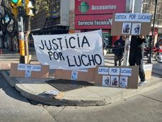 Familiares de Luciano Francisco Gómez pidieron en justicia en el centro de San Rafael. / Facebook