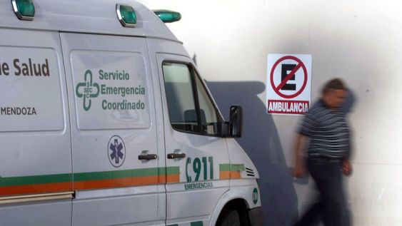 La acompañante, una mujer de 38 años identificada como M.H., sufrió politraumatismo grave y fue trasladada de urgencia al Hospital Central.