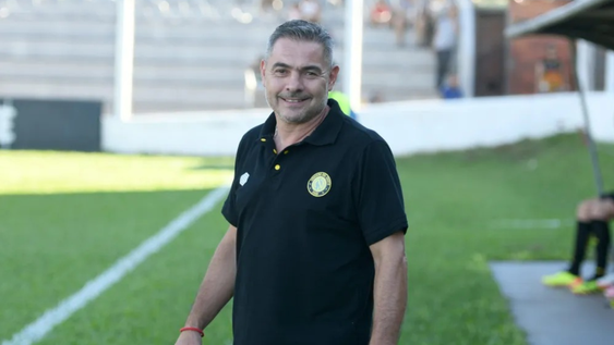 Sergio “Toti” Arias, nuevo DT de Huracán Las Heras para el Torneo Federal A 2026.