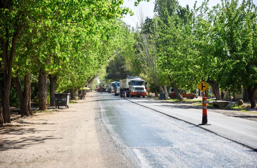 Vialidad Provincial comenzó la recuperación de la calle Buenos Vecinos
