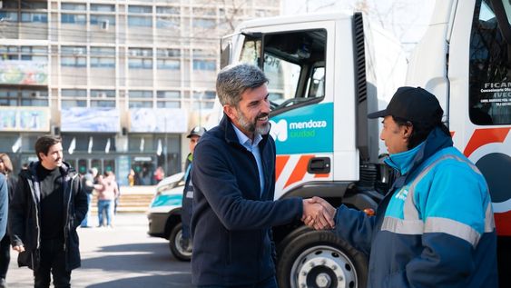 Ulpiano Suarez presentó nuevas unidades que se incorporan para mejorar servicios en la Ciudad