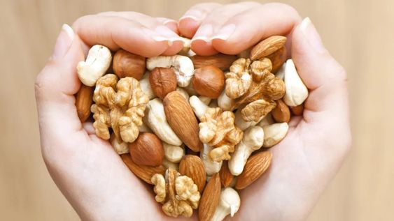 Los frutos secos logran pequeños cambios a largo plazo para que tengan un gran impacto en la salud cardiovascular.