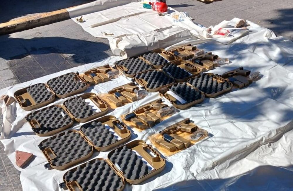 Las armas secuestradas en la Cuarta Sección de Ciudad. | Foto: Ministerio de Seguridad y Justicia