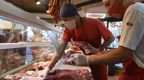 Para garantizar que la carne es segura se debe adquirir en establecimientos habilitados que cumplan con los controles y reglamentaciones. Foto: José Gutierrez / Archivo Los Andes
