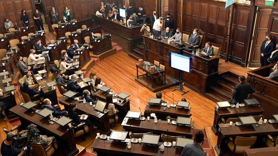 El 1 de mayo se renovarán la mitad de las bancas de las dos cámaras legislativas de Mendoza y también las autoridades de ambas cámaras. Foto: Orlando Pelichotti /Los Andes