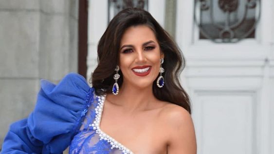 Amira Hidalgo (24), la periodista y presentadora de TV que busca traer la corona de Miss Mundo a Argentina. Foto: Instagram @amirahidalgo
