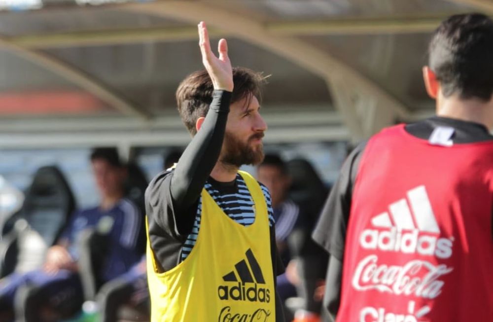La Selección ensayó en un maltrecho estadio de Huracán