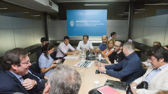 Sin acuerdo.  Reunión del 12 de marzo último entre el Gobierno y el SUTE. Foto: Prensa Gobierno.