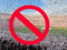 Fin de una tradición: no se podrán lanzar más papeles en las canchas de fútbol de CABA tras el Superclásico. Fin de una tradición: no se podrán lanzar más papeles en las canchas de fútbol de CABA tras el Superclásico.