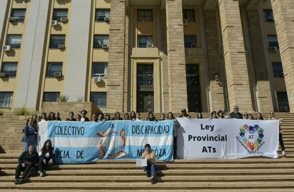 Reclamo de prestadores de personas con discapacidad por demoras en los pagos. Orlando Pelichotti / Los Andes
