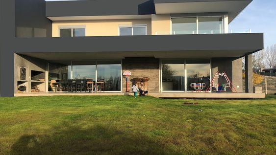 Un recorrido multisensorial en una vivienda inserta en un paisaje único