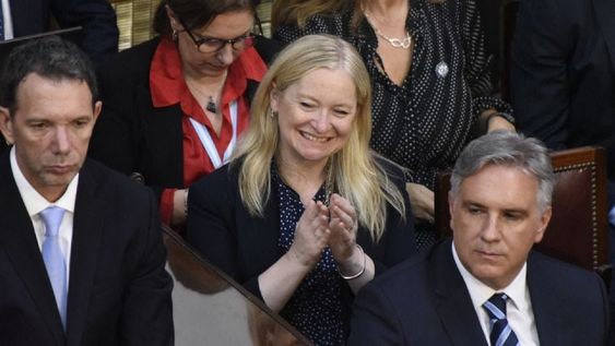 La vicegobernadora Hebe Casado, quien participó en la asamblea legislativa, trató de vendehumo a Facundo Manes La vicegobernadora Hebe Casado, quien participó en la asamblea legislativa, trató de vendehumo a Facundo Manes