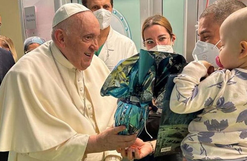 El Papa Francisco le dijo a un amigo que lo pasó “mal” en su última internación: “Unas horas más y no sé si lo estaría contando”. / Foto: EFE
