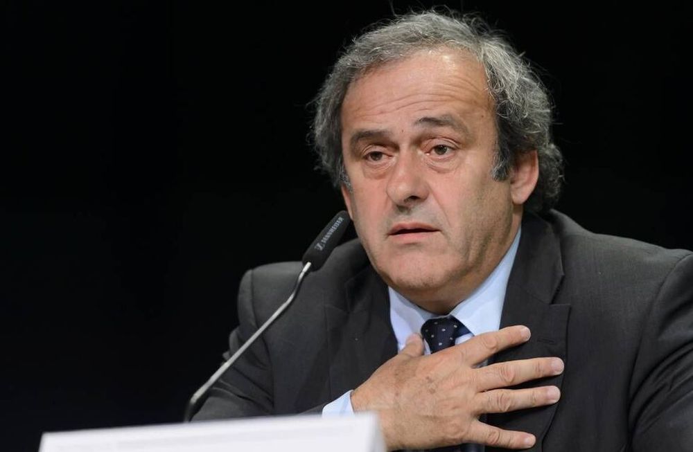 El presidente de la UEFA, Platini, declina hablar de la FIFA