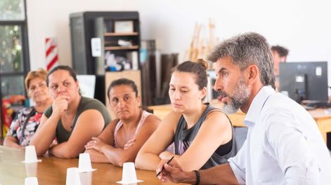 Reunión del Intendente con vecinos por obra en Pasaje Los Lirios.