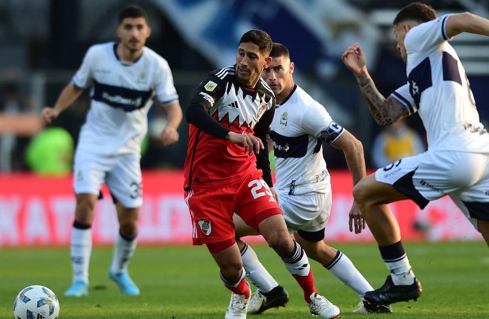 Escenas del partido de la fecha 11 de la Copa de La Liga entre Gimnasia y River Plate, en La Plata (Ignacio Amiconi / Fotobaires).