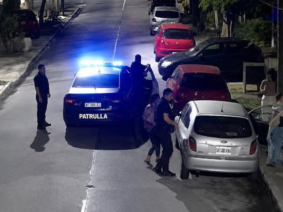 El accionar del policía fue clave para asistir al bebé durante la emergencia.