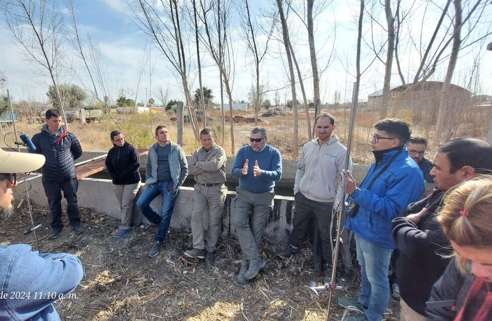 Participantes del Taller Teórico y Práctico sobre Aforo de Canales y Cauces Naturales, en el salón de usos múltiples ‘Virgen de las Nieves’.