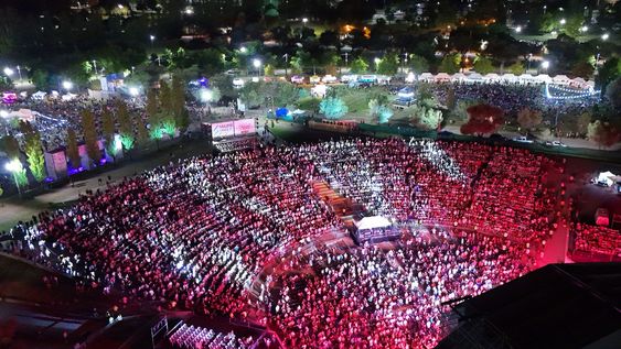 el teatro griego de maipu llevara el nombre del papa francisco