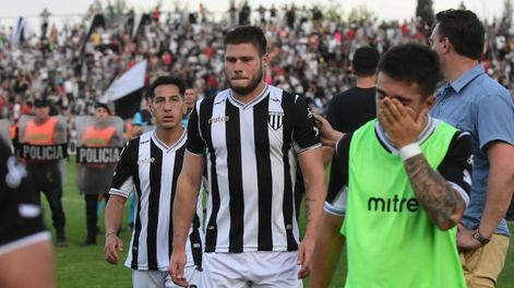 Tristeza total en el Lobo, que le dijo adiós al sueño de ascender. / Mariana Villa