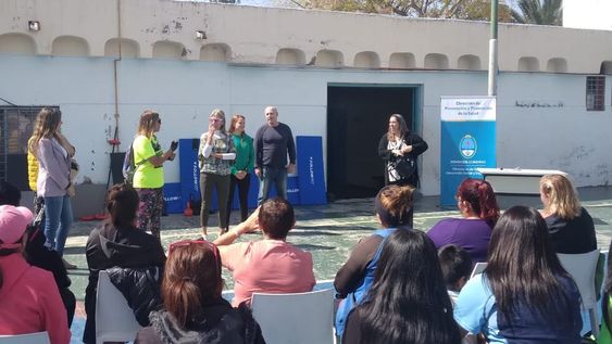 Autoridades municipales recibieron material deportivo de la provincia