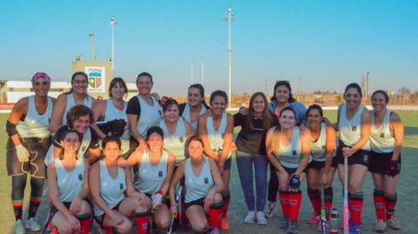 Hóckey: comienza el XXXI Torneo Nacional de “mamis” en Maipú con 56 equipos de todo el país. / Gentileza
