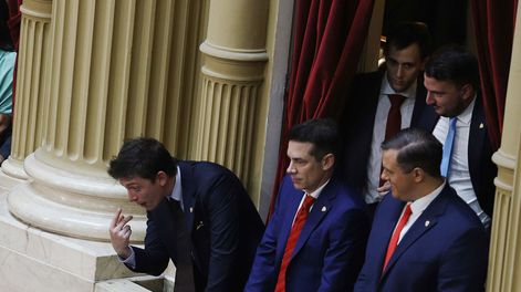 Santiago Caputo discute con el diputado Facundo Manes, durante el discurso del presidente Javier Milei, de inauguración de las sesiones ordinarias