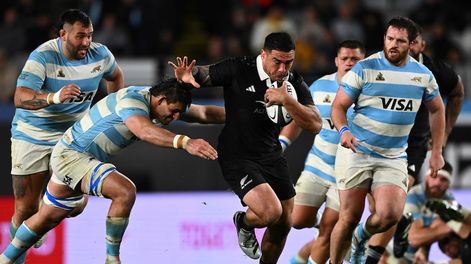 Los Andes | Codie Taylor, de Nueva Zelanda, centro, hace un descanso contra Argentina durante su partido de prueba de rugby en Eden Park, Auckland, Nueva Zelanda, el sábado 17 de agosto de 2024. (Kerry Marshall/Photosport vía AP)