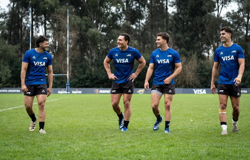 Los Pumas durante una de las prácticas durante la jornada, en el centro el mendocino Rodrigo Isgró que estará entre los titulares este sábado frente a Sudáfrica.