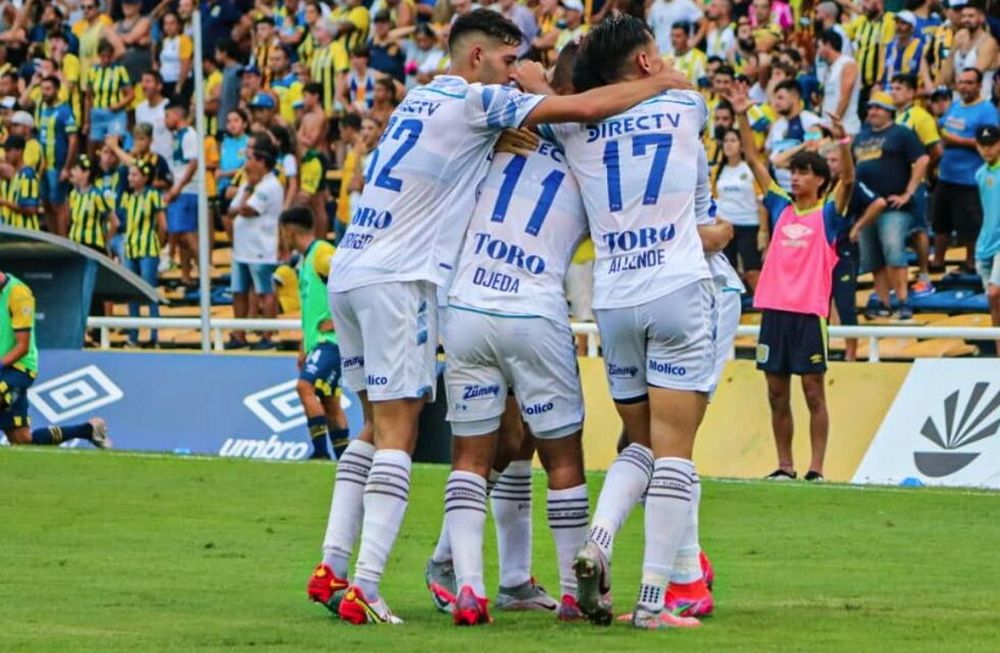 Godoy Cruz ganó en Rosario y sueña con la recuperación en ambas tablas.