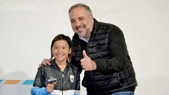 La Municipalidad de Maipú presentó un programa de becas de apoyo escolar y estudiantil.