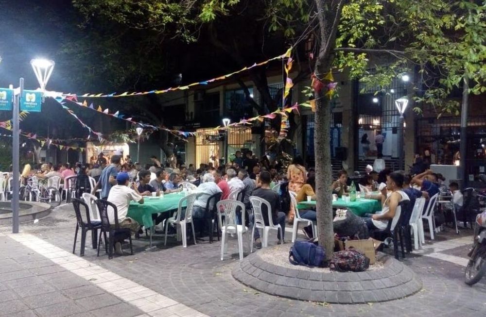 Fundación Puente Vincular vuelve a compartir la cena de Navidad con personas en situación de calle y necesita la ayuda de todos los mendocinos.