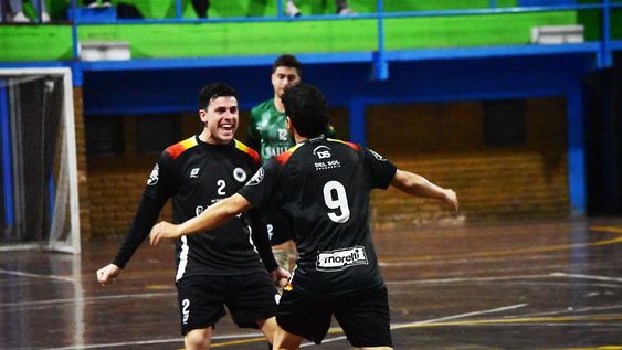 Club Alemán, en un partidazo venció a Don Orione. Los Albos dieron un paso más a la clasificación a la próxima etapa del Futsal FSP.