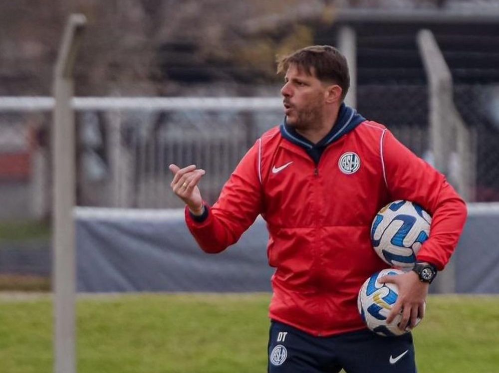 CAMPIONATO PROFESSIONISTICO. Dopo la partenza di Russo per il Boca Juniors, Ayude guiderà la prima squadra del San Lorenzo.