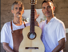 una guitarra mendocina nacida de la amistad: el musico y el luthier que crearon un innovador modelo