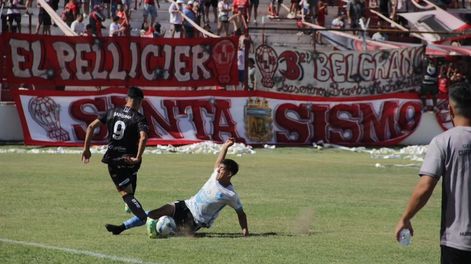 Los Andes | Huracán Las Heras goleó 4-0 a Gutiérrez Sport Club y asoma como gran candidato en la competencia.