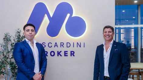 Álvaro y Marcelo Moscardini en su nueva oficina de Palmares Valley