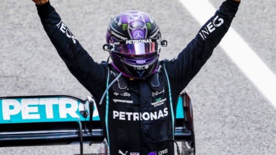 Lewis Hamilton manifestó sus sensaciones tras su victoria en España y destacó la gran estrategia que empleó Mercedes para lograr el triunfo.