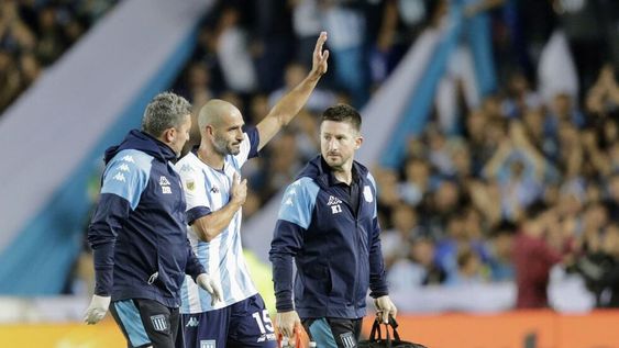 Lisandro López anunció que tras los últimos dos partidos del campeonato dejará la actividad profesional. (Fotobaires)