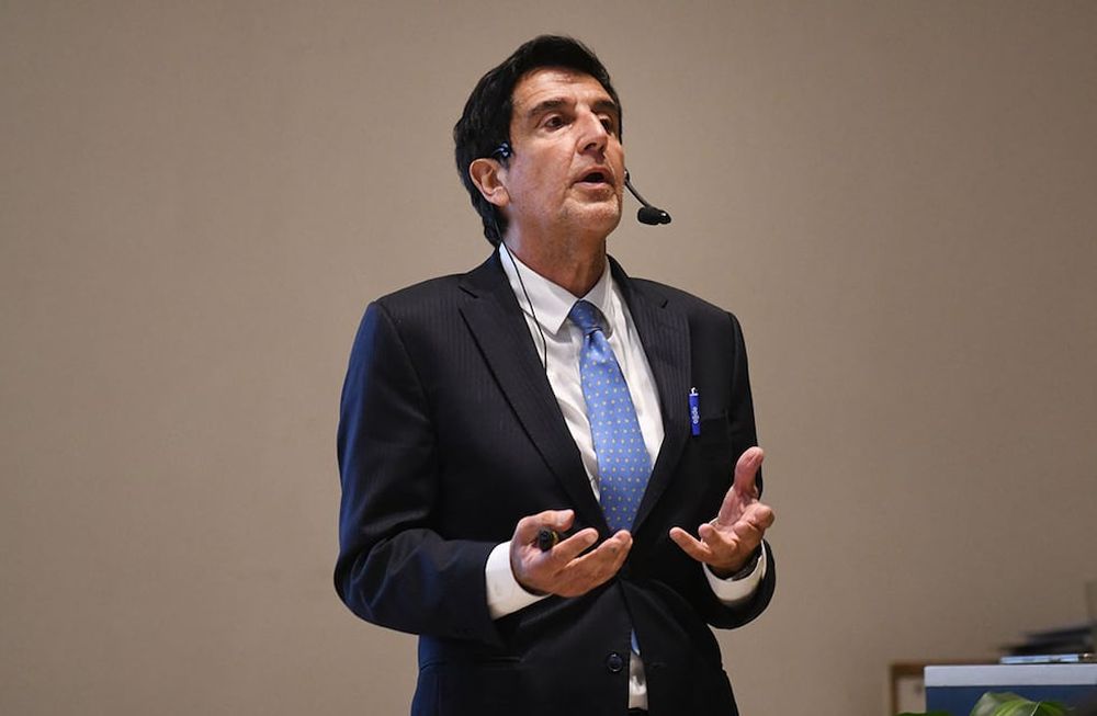 El economista Carlos Melconian en el pre-congreso anual del Instituto Argentino de Ejecutivos de Finanzas en la Bolsa de Comercio en la Ciudad de Mendoza. Foto: José Gutierrez / Los Andes