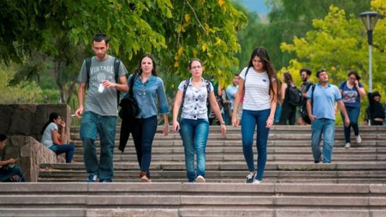 Según la especialista, no pasa nada si comienzan una carrera y luego se arrepienten.