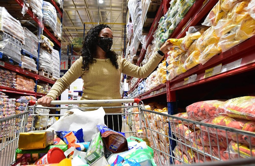 El salario promedio de los empleados del sector privado mendocino alcanzó los $51.749 netos en marzo, quedando $3.253 por debajo de la Canasta Básica Alimentaria. / Foto: Mariana Villa