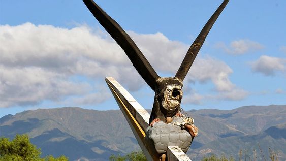 Proponen construir un “Monumento al trabajador de viña” donde está el Cóndor del Acceso Este. Foto: Orlando Pelichotti / Los Andes