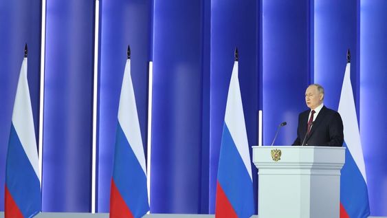 Putin acusó a Occidente de querer “acabar” con Rusia y suspendió su participación en un acuerdo de desarme nuclear. / Foto: EFE/EPA/MIKHAIL METZEL